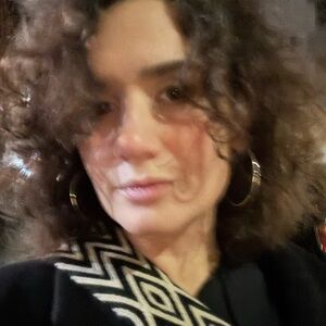 Meet your Posher, Ece